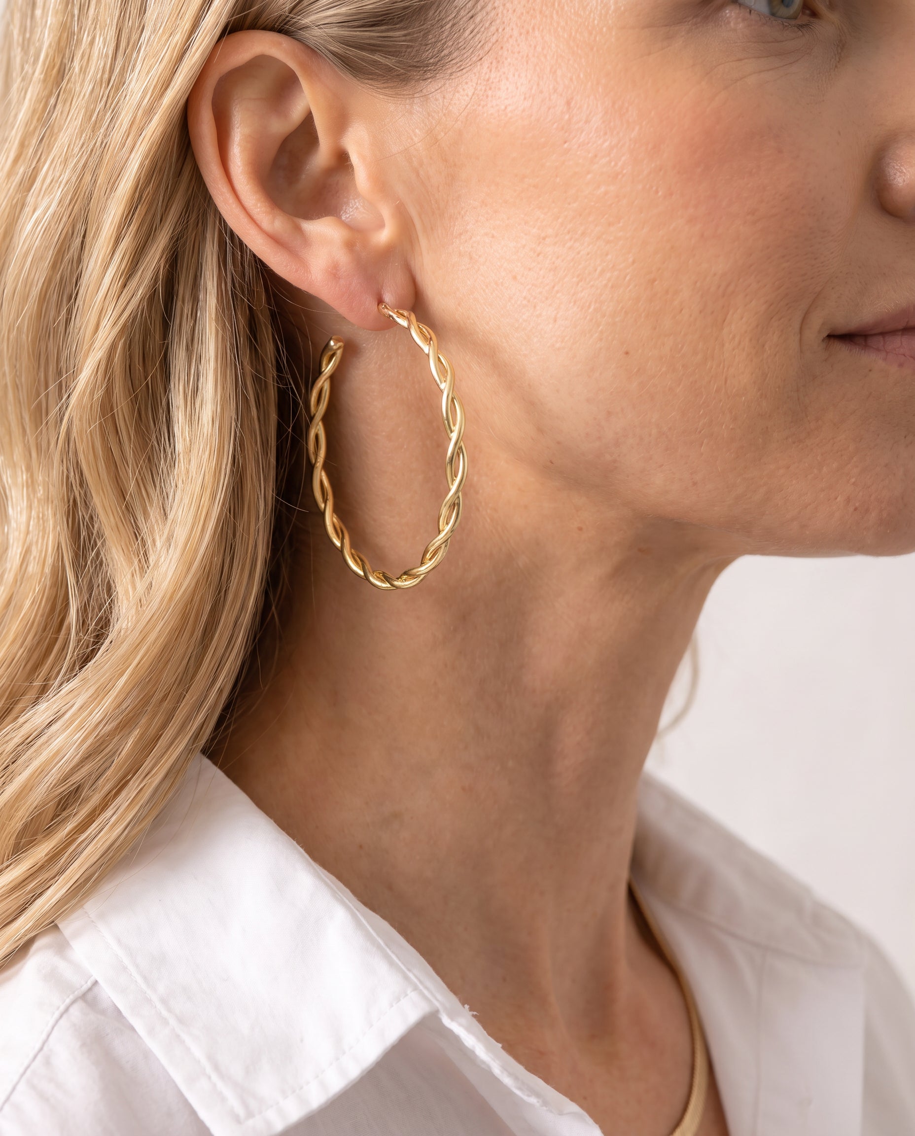 Bloom Large Hoop Earring Gold