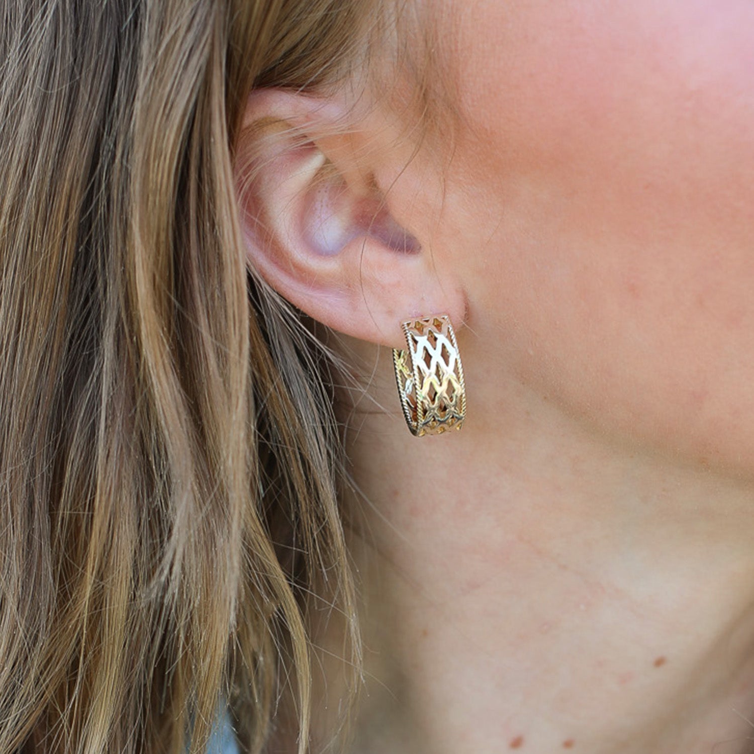 Graceful Mini Hoop Earrings Gold | 275-G